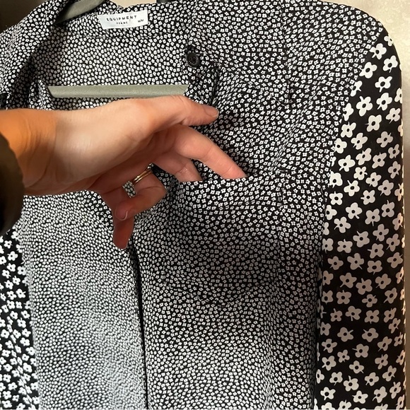 Equipment Femme Luis Floral Print Silk Blouse - Size M - Picture 2 of 5